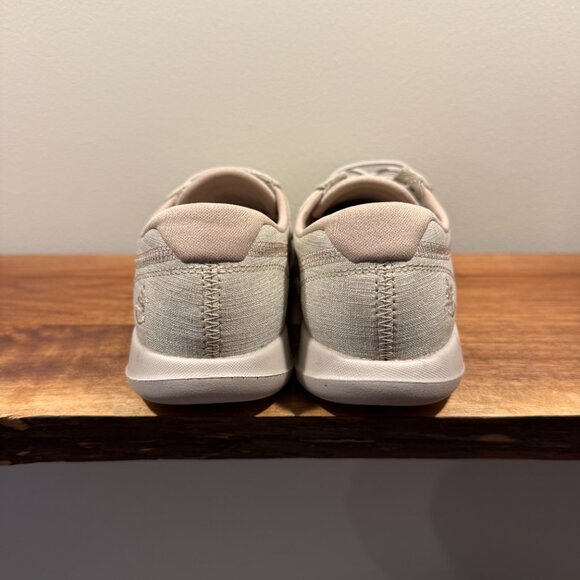 Skechers GO WALK lite isla boat shoe girls size 5.5 - Picture 6 of 6